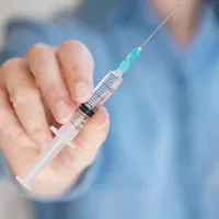سرم تراپی ،سونداژ ،بخیه ،پانسمان