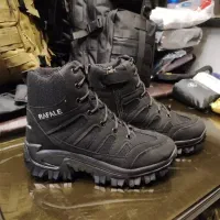 کفش کوهنوردی رافائل