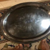 سینی لوکس ورشو(عتیقه) نزدیک به ۱۰۰ سال عمر دارد.