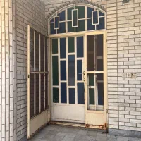 کابینت درب المینیومی درب و پنجره