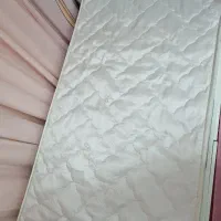 تخت بچه و روتختی ۴ تیکه جنس و ۴ قواره پرده عروسکی|تشک تختخواب|بهشهر, |دیوار