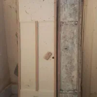 یه عدد درب سه لنگه حیاطی و دولنگه نفر رو