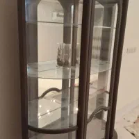 ویترین چوب پشت اینه و لامپ دار نو