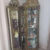 ساعت ایستاده و ویترین