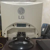 مانیتور ۱۵ اینچ LG کاملا سالم