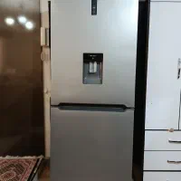 یخچال دو درب نیمه فریزر
