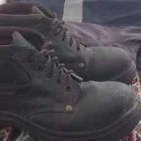 لباس وپوتین ایمنی