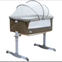 تخت کنار مادر ویرا