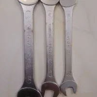 تعدادی آچار و پیچ گوشتی اصلی
