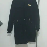 دو عدد کاپشن زنانه کرمه ای رنگ و سیاه رنگ