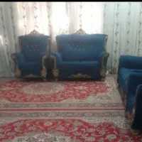 مبل نیمه سلطنتی همراه میز عسلی