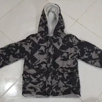 کاپشن و لباس و لوازم حدود ۱ سال تا ۴ سال