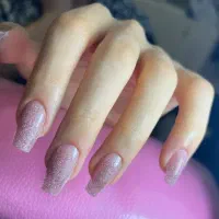 کاشت ناخن ۳۰۰|خدمات آرایشگری و زیبایی|قم, سالاریه|دیوار