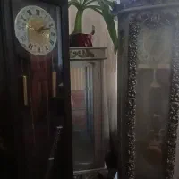 ویترین وساعت ایستاده