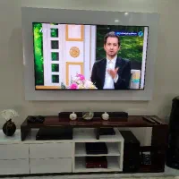 میز  و صفحه تلویزیون