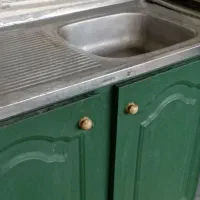 سینک و کابینت و درب چوبی
