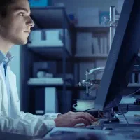 ادیتور هستم