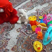 چند عدد اسباب‌بازی دخترانه