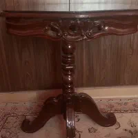 میز چوبی منبت پایه بلند مناسب گرام ،آباژور..‌‌‌.