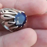 انگشتر تمام دستساز استاد شاهرخ با نگین یاقوت کبود