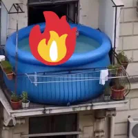 استخر آبی بادی واسه بازی بچه ها