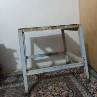 چهارپایه آهنی بسیار محکم
