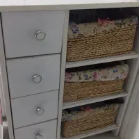 مقداری وسایل به خاطر کمبود جا به فروش میرسد