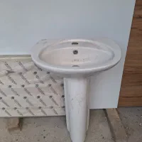 روشویی به همراه پایه