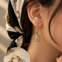 گوشواره مثلثی تمیز و زیبا