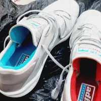 فروش چند جفت کفش فوتبال روی چمن مارک دار اصل|تجهیزات ورزشی|مریوان, |دیوار