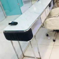 فروش دوعدد میز ناخن درحد نو