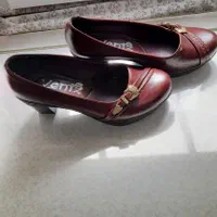 کفش پاشنه دار