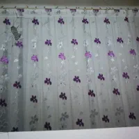 پرده ی در حد نو بعلت تغییر دکوراسیون میفروشم