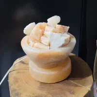 چراغ خواب طرح کاسه پایه دار سنگ نمک