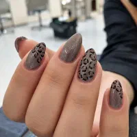 کاشت ناخن