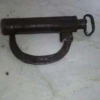 قفل قدیمی سالم