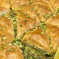 کاردرکارگاه شیرینی فروشی