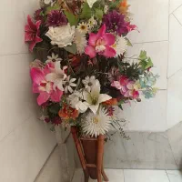 گلدان گل مصنوعی ب
