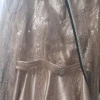 پیراهن بسیارزیبا سایز۴۰ تا ۴۴ میخوره