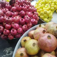 کاردر میوه فروشی
