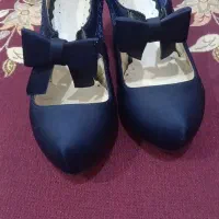 کفش|کیف، کفش، کمربند|کارون, |دیوار