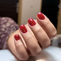 خدمات کاشت ناخن