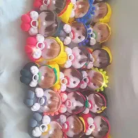 عروسک فروشی و هدیه به نیازمند