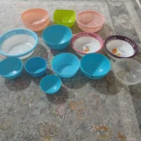 تعدادی لگن و آبکش|ظروف پختوپز|ایلام, |دیوار