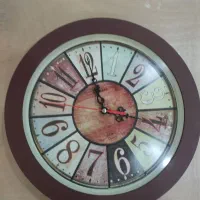 ساعت دیواری بسیار تمیز ونو