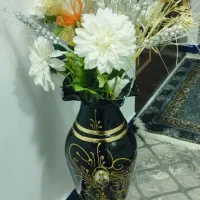 گل و گلدان سالم و تمیز