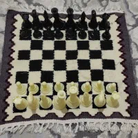 شطرنج با صفحه گلیم دستبافت سنتی