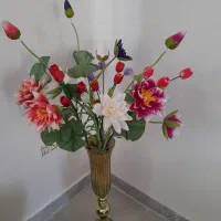 گل و گلدان