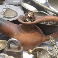 پیه سوز قدیمی و پارچ دوغ شیشه ای کلکسیونی