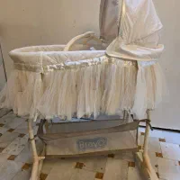 تخت کنار مادر